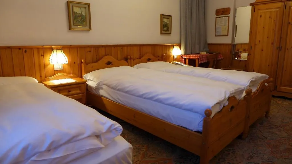 Hotel Bellaria - Cortina dʼAmpezzo 3*,